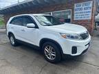 2015 Kia Sorento White, 82K miles