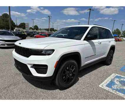 2024 Jeep Grand Cherokee Altitude X is a White 2024 Jeep grand cherokee Altitude Car for Sale in Southaven MS