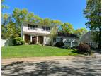 Home For Sale In Smithtown, New York