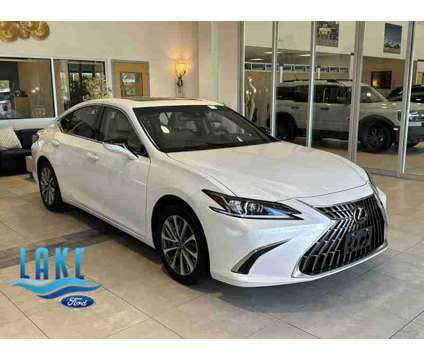 2022UsedLexusUsedESUsedFWD is a White 2022 Lexus ES Car for Sale in Milwaukee WI
