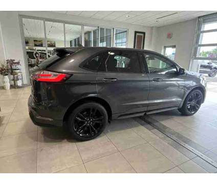 2020UsedFordUsedEdgeUsedAWD is a 2020 Ford Edge Car for Sale in Milwaukee WI