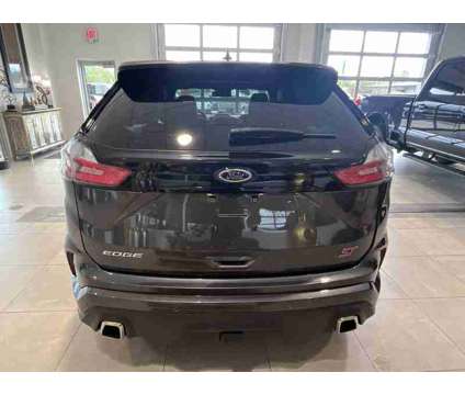 2020UsedFordUsedEdgeUsedAWD is a 2020 Ford Edge Car for Sale in Milwaukee WI