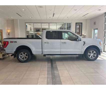 2021UsedFordUsedF-150 is a White 2021 Ford F-150 Car for Sale in Milwaukee WI