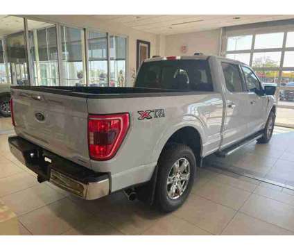 2021UsedFordUsedF-150 is a White 2021 Ford F-150 Car for Sale in Milwaukee WI