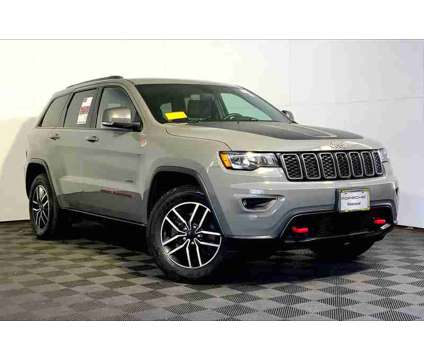 2020UsedJeepUsedGrand CherokeeUsed4x4 is a Grey 2020 Jeep grand cherokee Car for Sale in Westwood MA