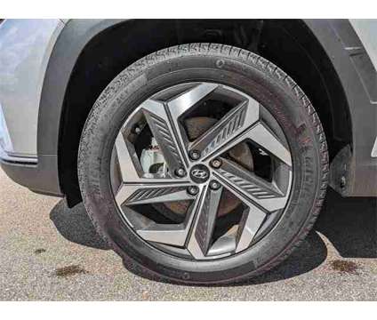 2024 Hyundai Tucson SEL is a Silver 2024 Hyundai Tucson SUV in Kenosha WI