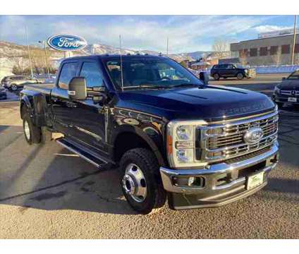 2023 Ford F-350 XLT is a Blue 2023 Ford F-350 XLT Truck in Steamboat Springs CO