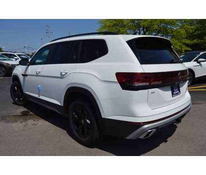 2024 Volkswagen Atlas 2.0T Peak Edition SE w/Technology is a White 2024 Volkswagen Atlas SUV in Highland Park IL