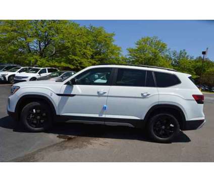 2024 Volkswagen Atlas 2.0T Peak Edition SE w/Technology is a White 2024 Volkswagen Atlas SUV in Highland Park IL