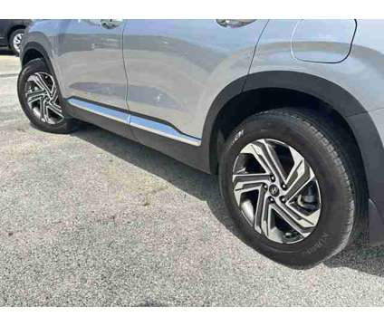 2022 Hyundai Santa Fe SEL is a Silver 2022 Hyundai Santa Fe SE SUV in Stuart FL