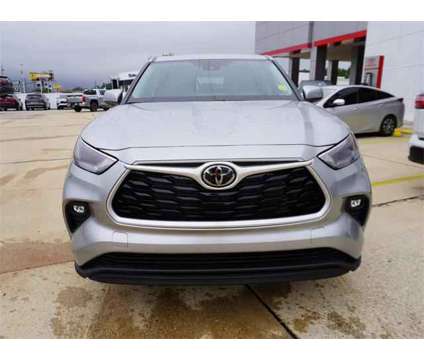 2024 Toyota Highlander LE is a Silver 2024 Toyota Highlander LE SUV in Hammond LA