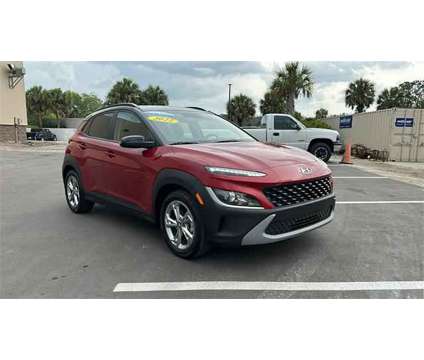 2022 Hyundai Kona SEL is a Black, Red 2022 Hyundai Kona SEL SUV in Vero Beach FL