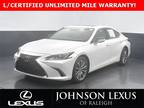 2019 Lexus ES 350 w/Apple Carplay, Moonroof, Heated/Vent Seats!