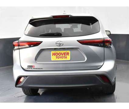 2021 Toyota Highlander LE is a Silver 2021 Toyota Highlander LE SUV in Birmingham AL