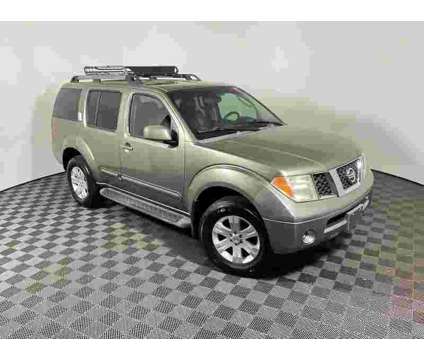 2005 Nissan Pathfinder LE is a Grey 2005 Nissan Pathfinder LE SUV in Athens OH