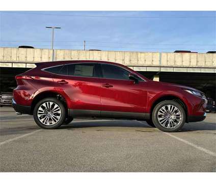 2024 Toyota Venza XLE is a 2024 Toyota Venza XLE SUV in Mars PA