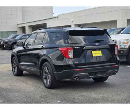 2021 Ford Explorer Xlt is a Black 2021 Ford Explorer XLT Car for Sale in Houston TX