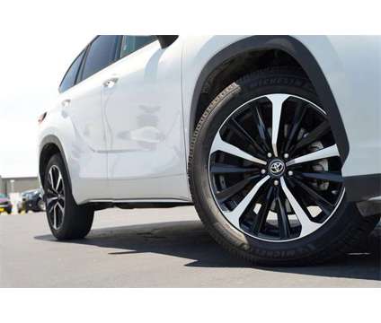 2021 Toyota Highlander Xse is a White 2021 Toyota Highlander Car for Sale in Georgetown TX