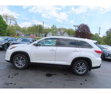 2019 Toyota Highlander XLE is a White 2019 Toyota Highlander XLE Car for Sale in Laconia NH