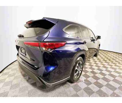 2021 Toyota Highlander XLE is a 2021 Toyota Highlander XLE Car for Sale in Tampa FL