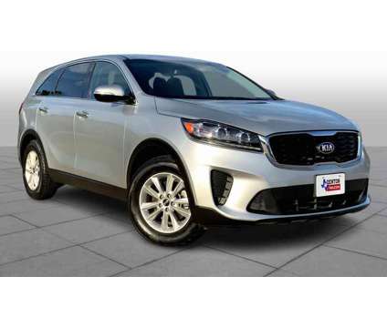 2019UsedKiaUsedSorento is a Silver 2019 Kia Sorento Car for Sale in Denton TX