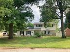 Home For Sale In Sikeston, Missouri