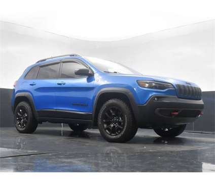 2019 Jeep Cherokee Trailhawk is a Blue 2019 Jeep Cherokee Trailhawk SUV in Noblesville IN