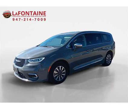 2022 Chrysler Pacifica Hybrid Limited is a Grey 2022 Chrysler Pacifica Hybrid Limited Hybrid in Walled Lake MI