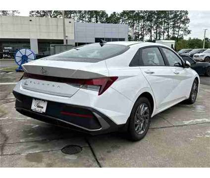2024 Hyundai Elantra SEL is a White 2024 Hyundai Elantra SE Sedan in Gainesville FL