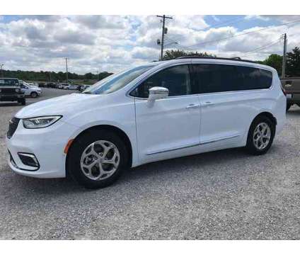 2022 Chrysler Pacifica Limited is a White 2022 Chrysler Pacifica Limited Car for Sale in Vandalia IL