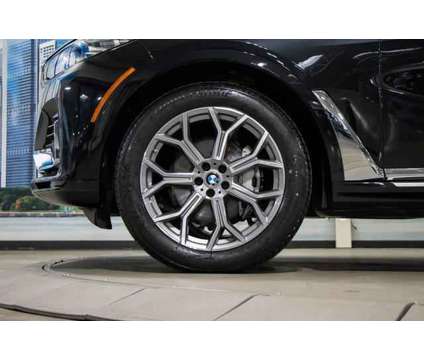 2022 BMW X7 xDrive40i is a Black 2022 SUV in Lake Bluff IL