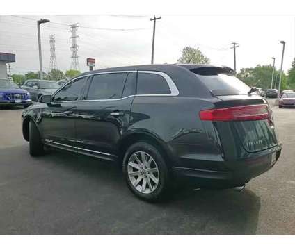 2019 Lincoln MKT Livery is a Black 2019 Lincoln MKT Station Wagon in Elmhurst IL