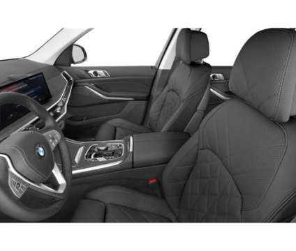2025 BMW X7 xDrive40i is a White 2025 SUV in Brooklyn NY