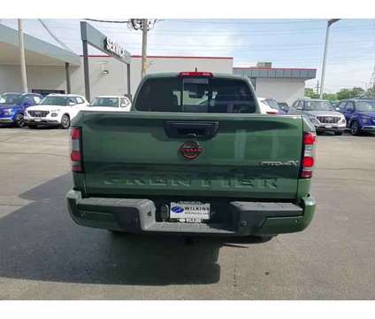 2023 Nissan Frontier Crew Cab PRO-4X 4x4 is a Green 2023 Nissan frontier Truck in Elmhurst IL