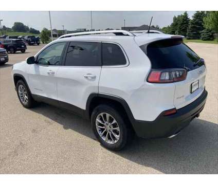 2019 Jeep Cherokee Latitude Plus 4x4 is a White 2019 Jeep Cherokee Latitude SUV in Dubuque IA