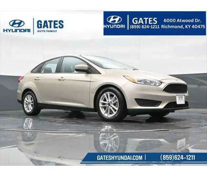 2018 Ford Focus SE is a Gold, White 2018 Ford Focus SE Sedan in Richmond KY