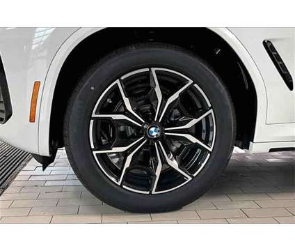 2024 BMW X4 xDrive30i is a White 2024 BMW X4 xDrive30i SUV in Grand Blanc MI