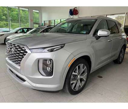 2022 Hyundai Palisade Limited is a Silver 2022 SUV in Bridgeport WV