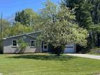 Traverse City 3BR 1.5BA, Ranch style home. Located in the