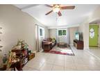 4015 W Fairview Hts Tampa, FL -
