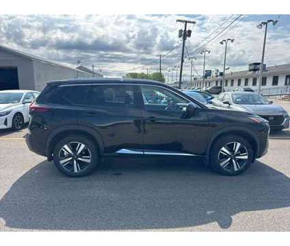 2023 Nissan Rogue SL is a Black 2023 Nissan Rogue SL SUV in Saint Albans WV