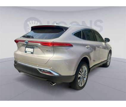 2024 Toyota Venza XLE is a Silver 2024 Toyota Venza XLE SUV in Easton MD