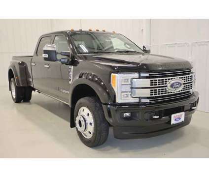 2018 Ford F-450SD Platinum DRW is a Black 2018 Ford F-450 Platinum Truck in Canfield OH