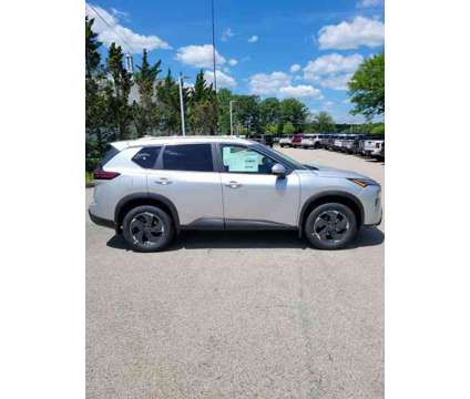 2024 Nissan Rogue SV is a Silver 2024 Nissan Rogue SV SUV in Auburn MA