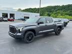 2024 Toyota Tundra LIMITED CREWMAX 5.5 BED