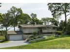 Shelter Island Waterviews with Pool