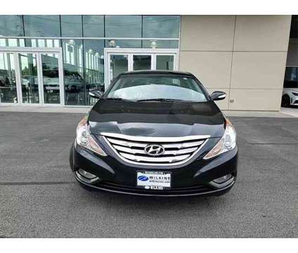 2013 Hyundai Sonata Limited is a 2013 Hyundai Sonata Limited Sedan in Elmhurst IL