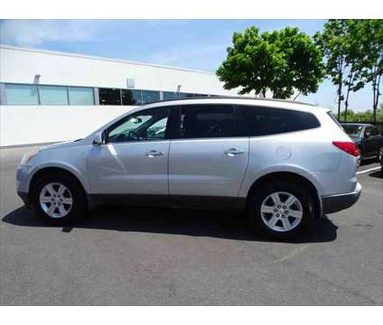 2012 Chevrolet Traverse 1LT is a Silver 2012 Chevrolet Traverse 1LT SUV in Middletown RI
