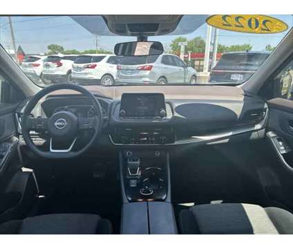 2022 Nissan Rogue SV Intelligent AWD is a Silver 2022 Nissan Rogue SV Station Wagon in Dubuque IA