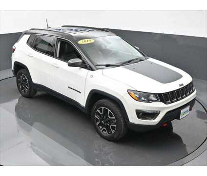 2019 Jeep Compass Trailhawk 4x4 is a White 2019 Jeep Compass Trailhawk SUV in Dubuque IA